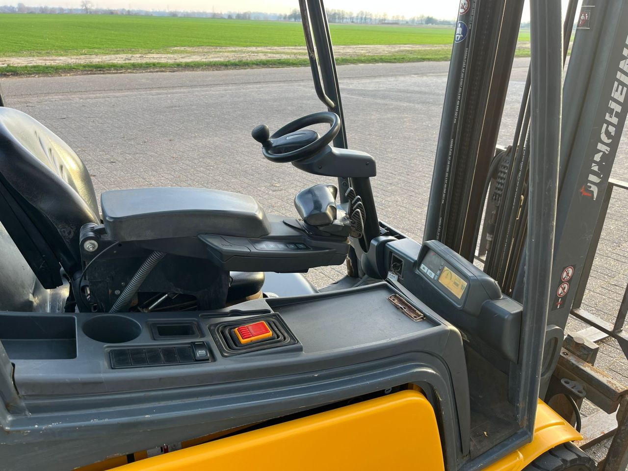 Jungheinrich EFG320 Elektrisch | 2014 | 6433U | 2T | 450CM