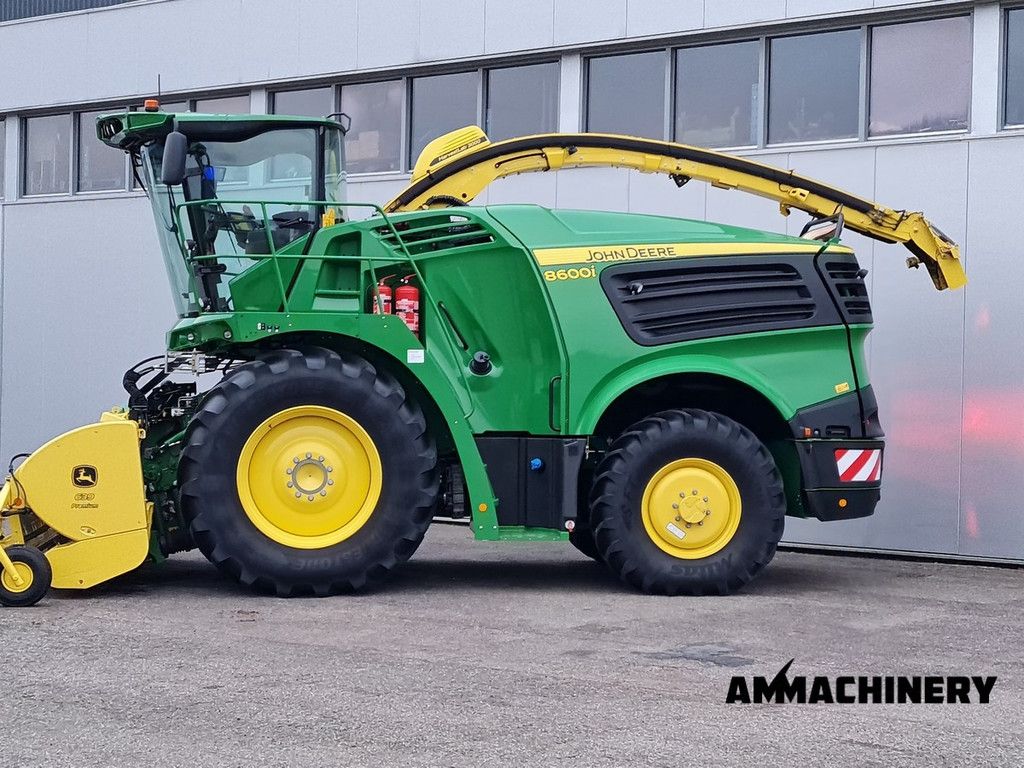 John Deere 8600