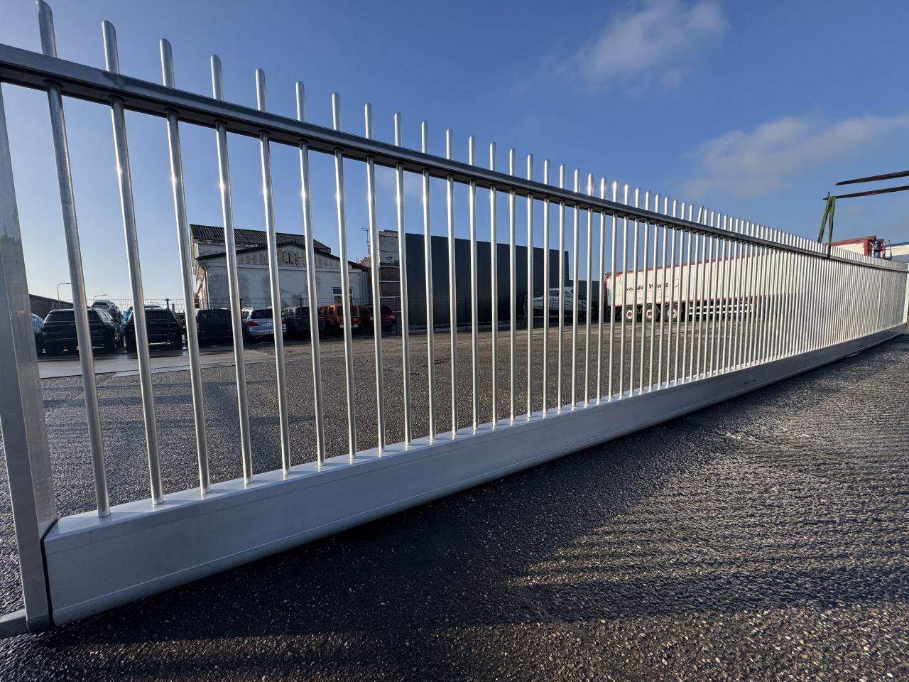 Vrijdragende Schuifpoort 12m – Uitbreidbaar tot 17m Doorgang!