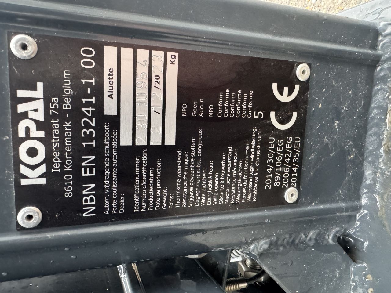 NIEUW] Luxe Automatische Schuifpoort Kopal Aluette – RAL 7016