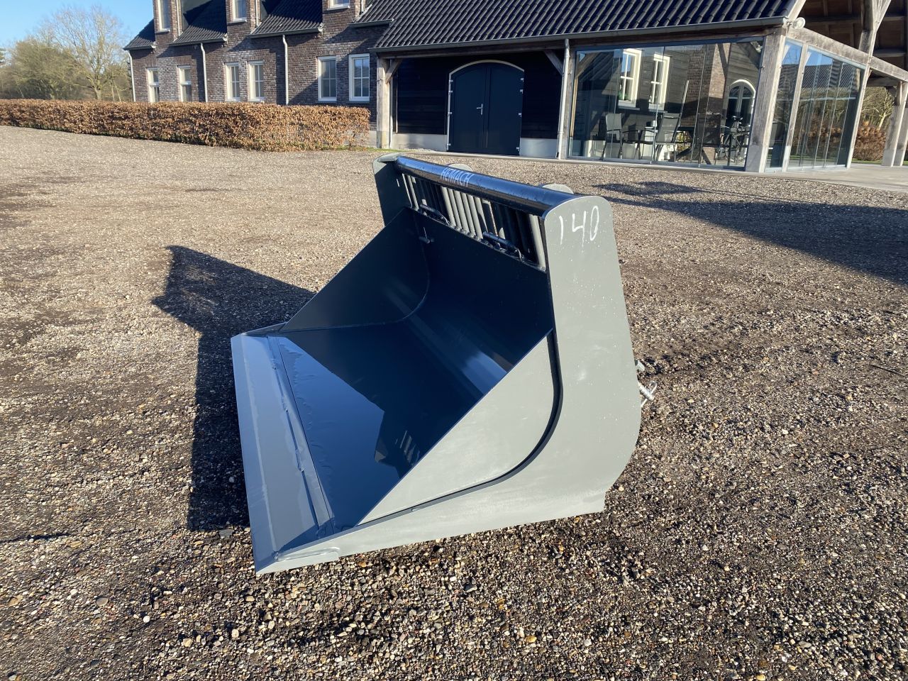 Nieuwe Hemach puinbak met inlegvel