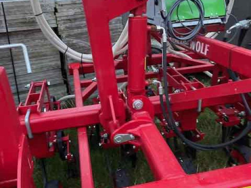 Metalwolf Rübenhackgerät 50cm Reihe mit Zocon Streuer