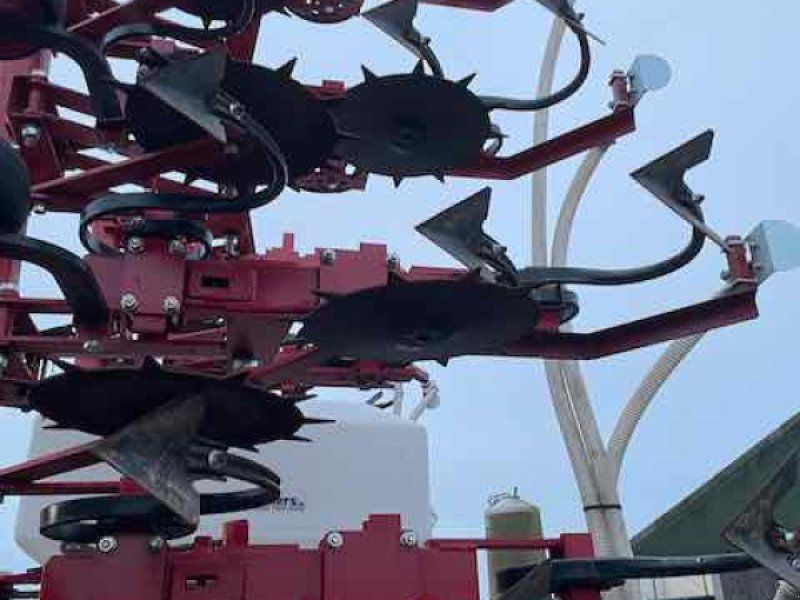 Metalwolf Rübenhackgerät 50cm Reihe mit Zocon Streuer