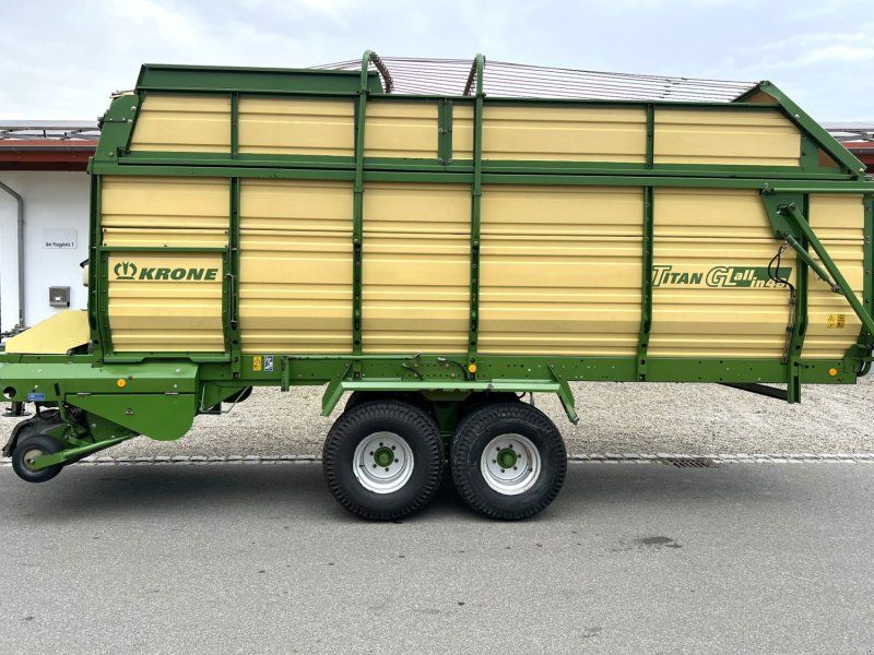 Krone Titan 6/48 GL All In ein großer Schwingen-Ladewagen mit Druckl