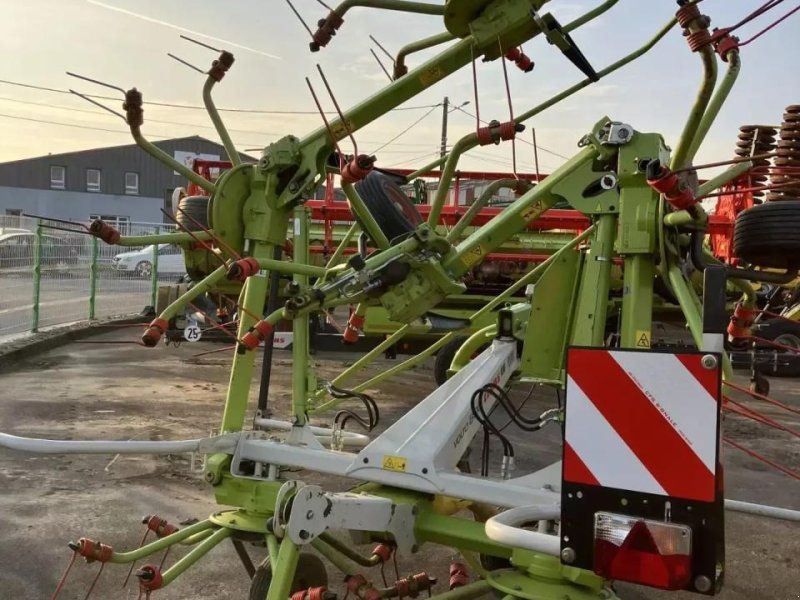 Claas faneuse volto 800