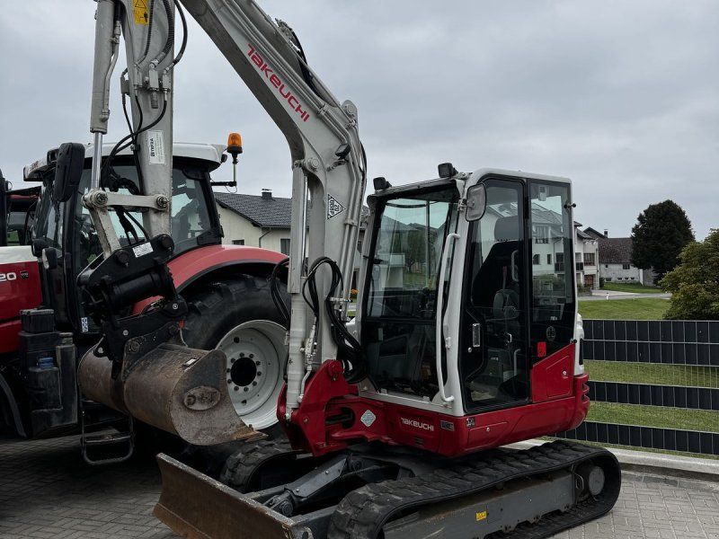 Takeuchi TB 250 Powertilt