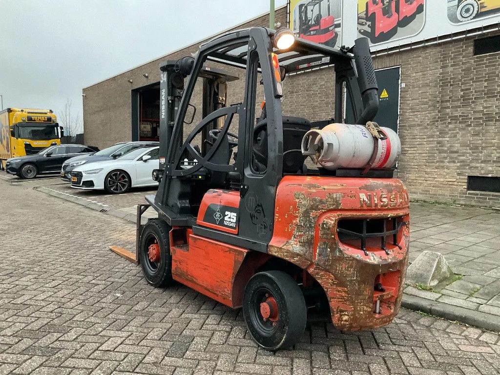 Nissan UD02A25PRO 2500KG 4.75METER GAS HEFTRUCK