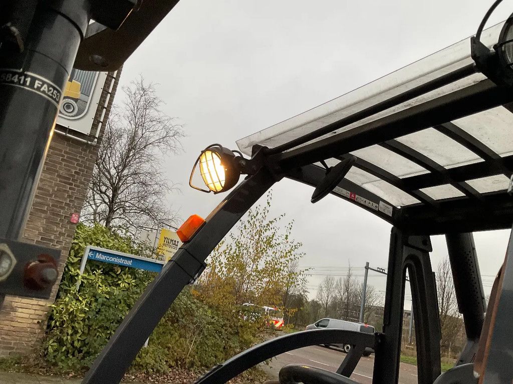 Nissan UD02A25PRO 2500KG 4.75METER GAS HEFTRUCK