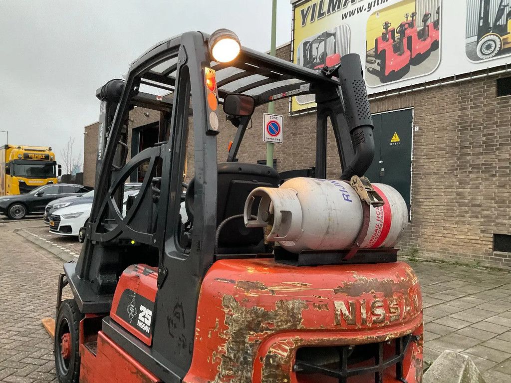 Nissan UD02A25PRO 2500KG 4.75METER GAS HEFTRUCK