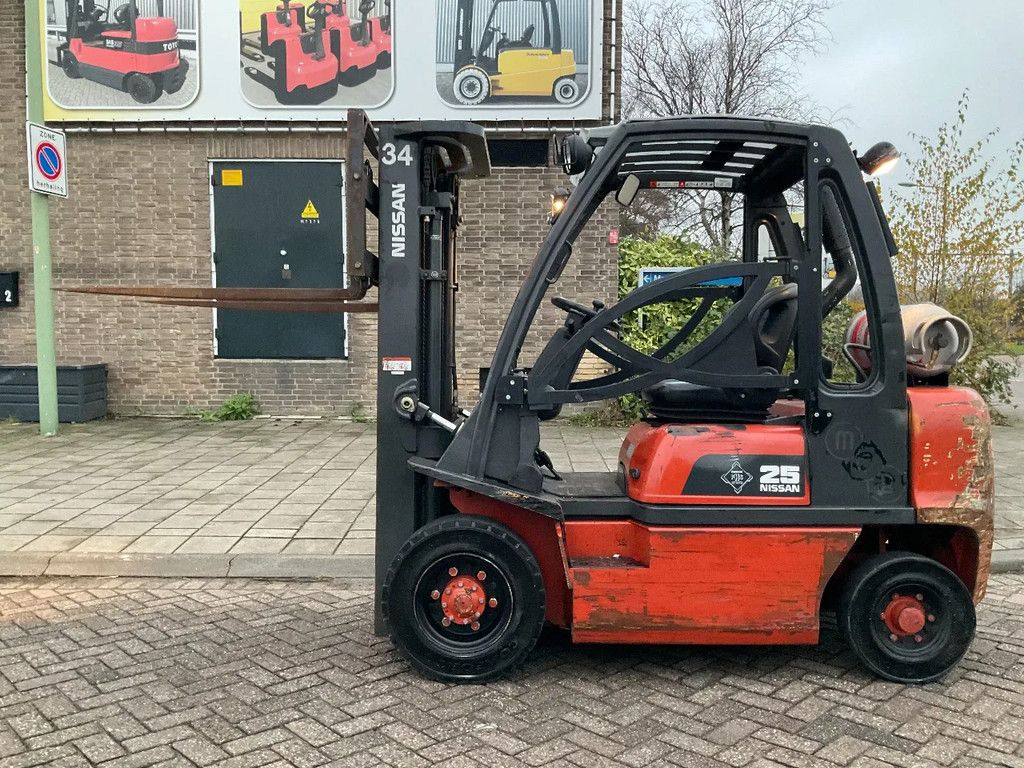Nissan UD02A25PRO 2500KG 4.75METER GAS HEFTRUCK