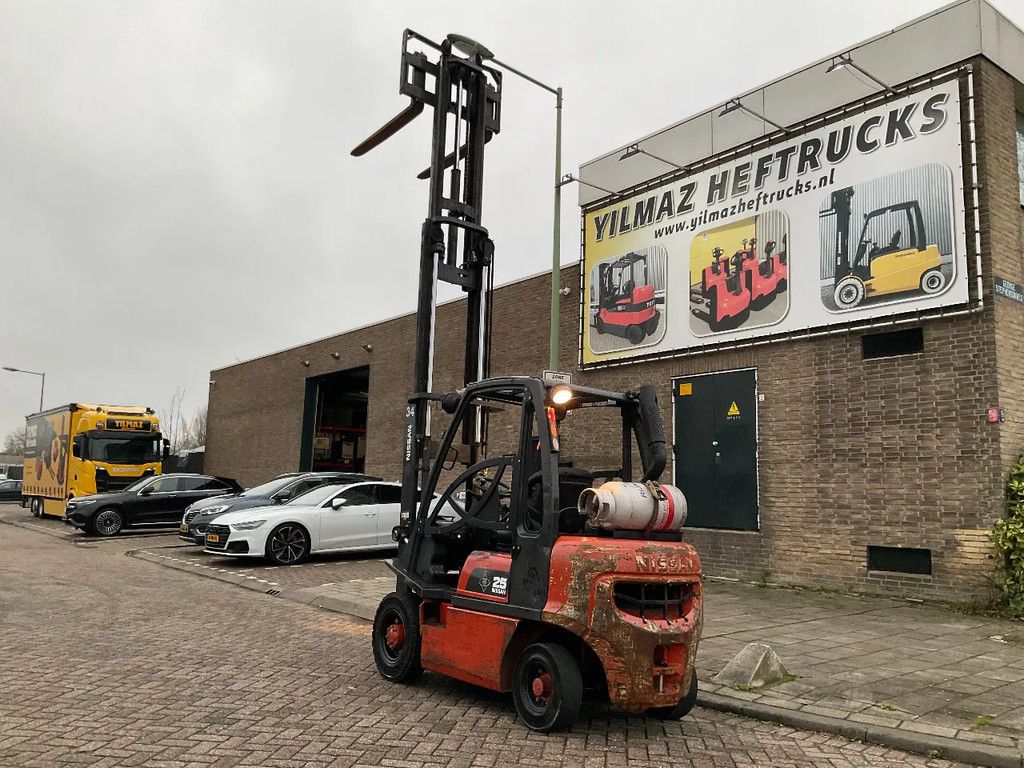 Nissan UD02A25PRO 2500KG 4.75METER GAS HEFTRUCK