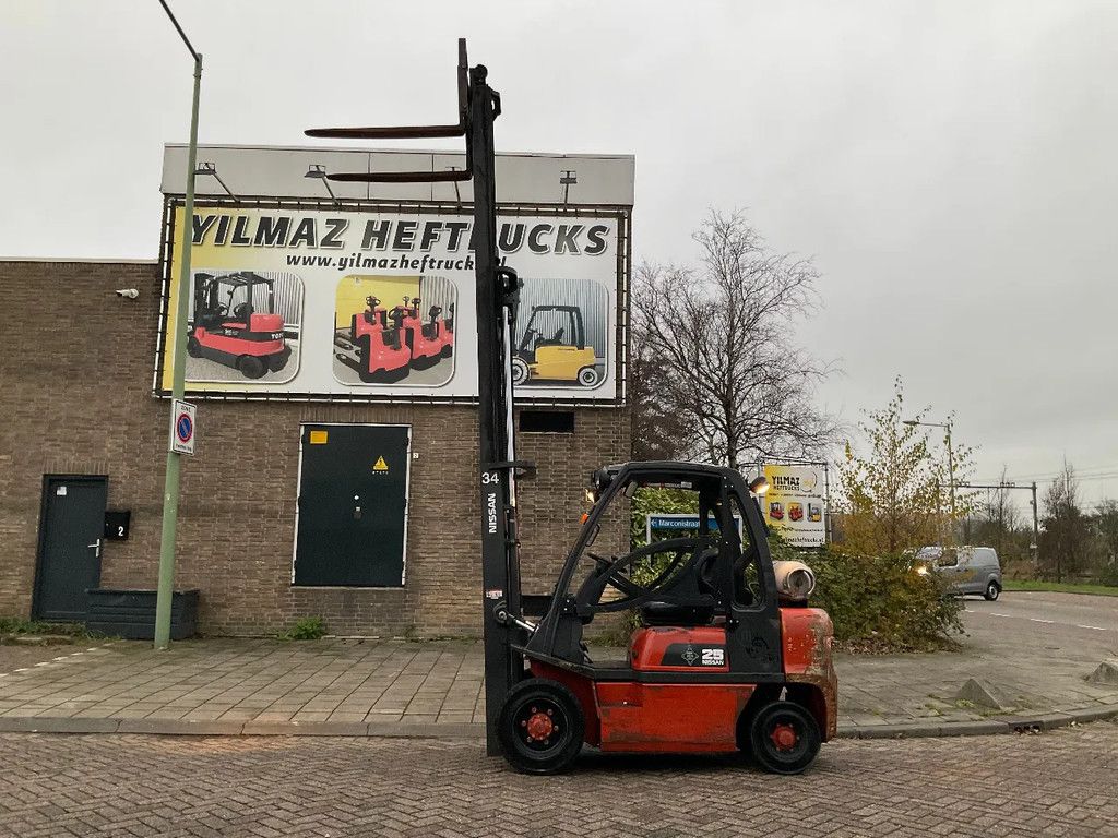 Nissan UD02A25PRO 2500KG 4.75METER GAS HEFTRUCK