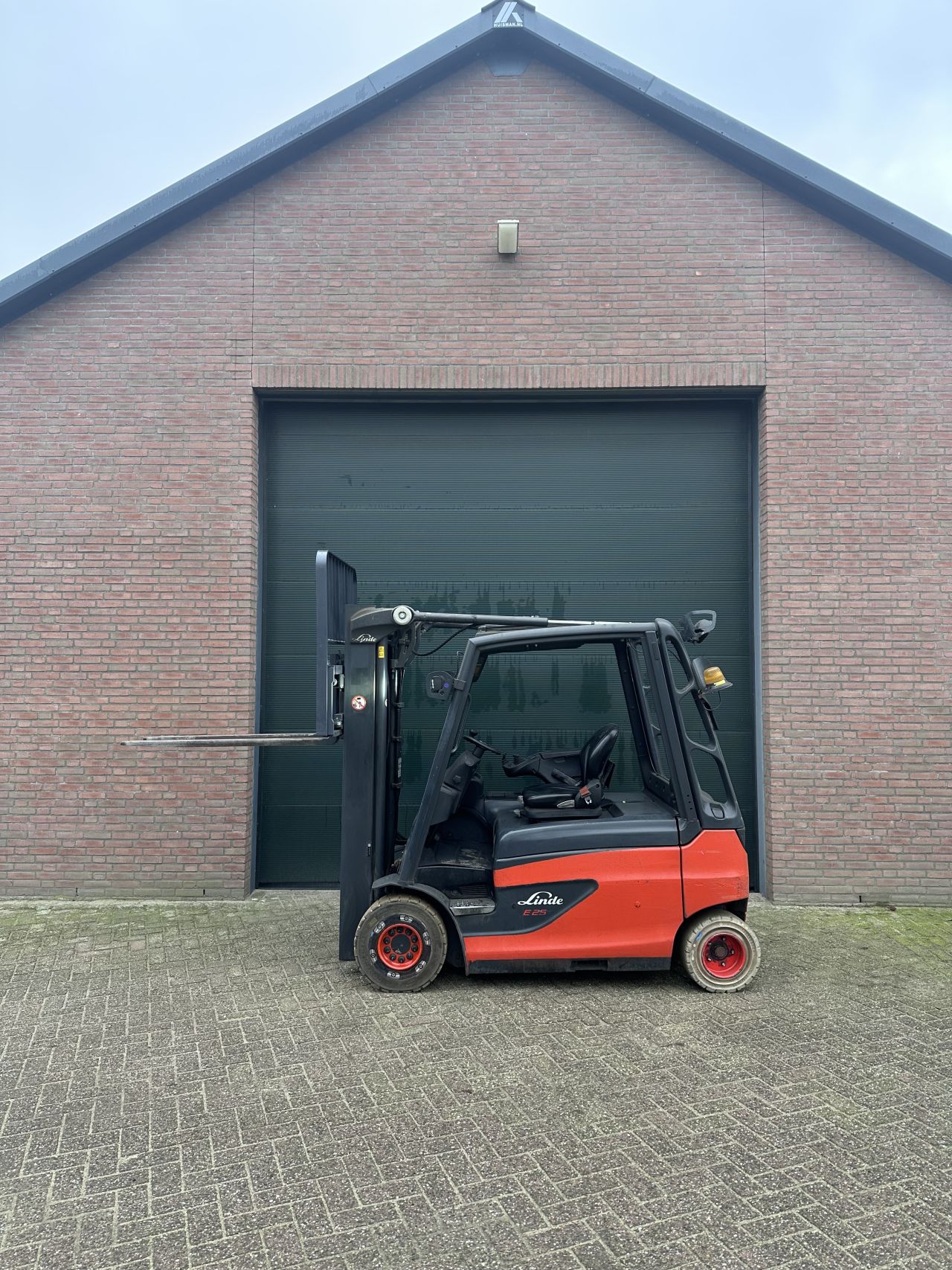 Linde E25L-01 2500kg triplo bj 2014 elektrische heftruck