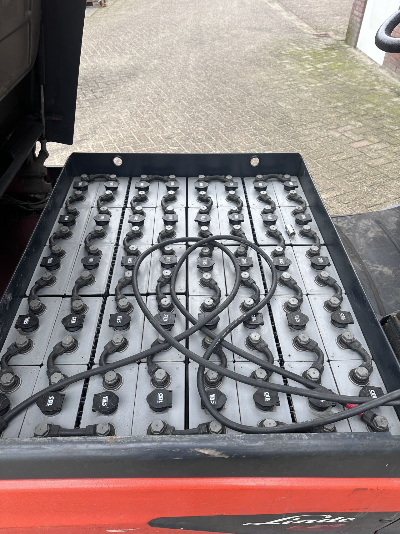 Linde E25L-01 2500kg triplo bj 2014 elektrische heftruck