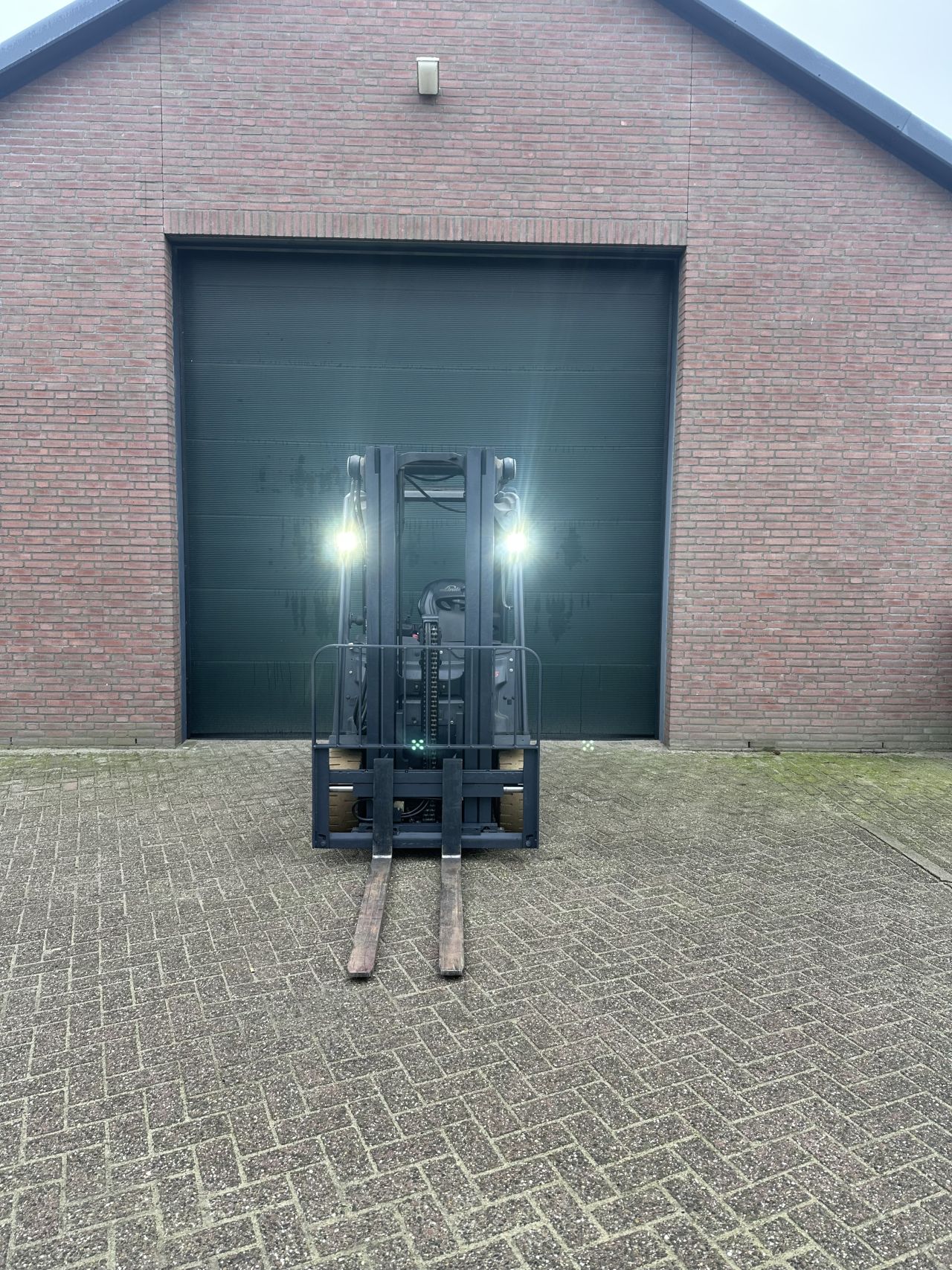 Linde E25L-01 2500kg triplo bj 2014 elektrische heftruck