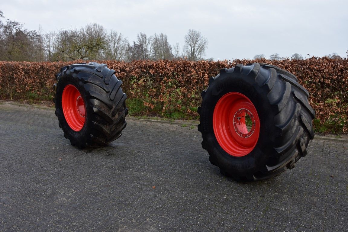 Bridgestone 710/55R30 banden zonder velg