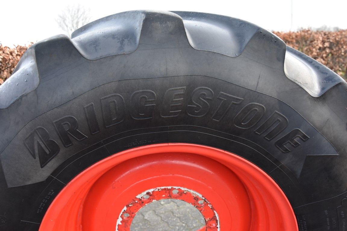 Bridgestone 710/55R30 banden zonder velg