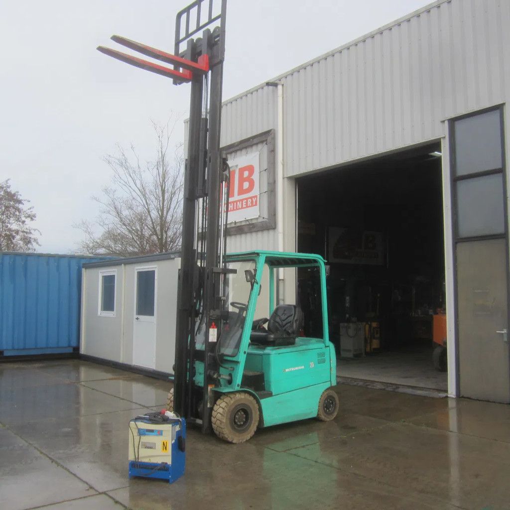 Mitsubishi Heftruck FB25K elek., weeginstallatie, triplomast, side shift.