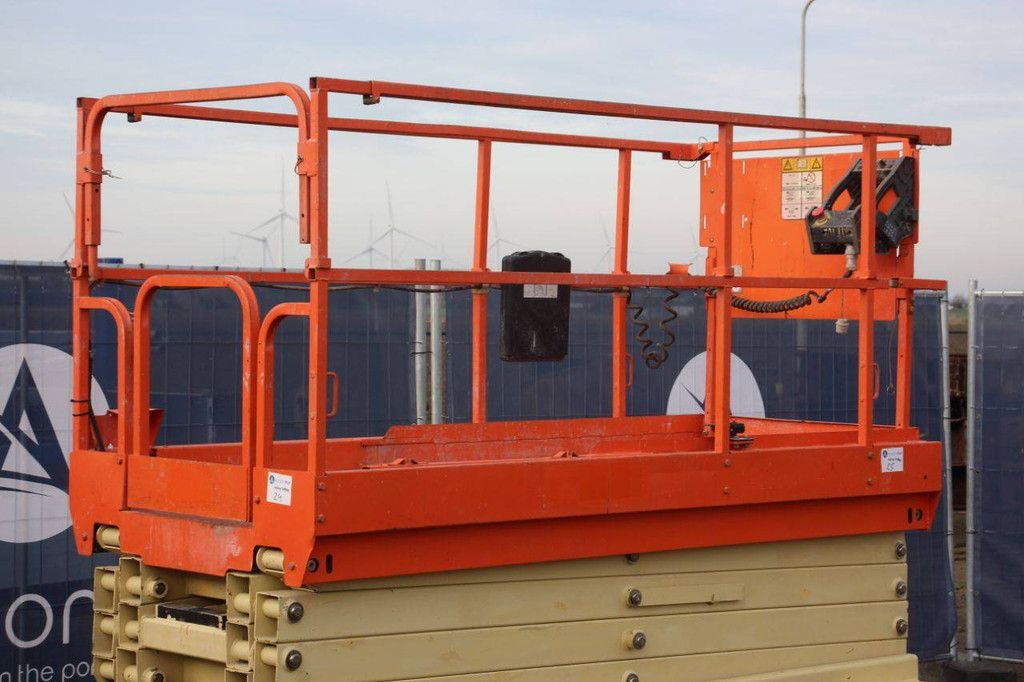 JLG 2646 ES Electric Scissor Lift 10m 2014