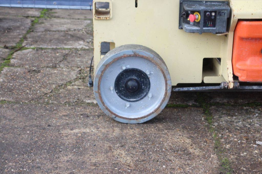 JLG 2646 ES Electric Scissor Lift 10m 2014