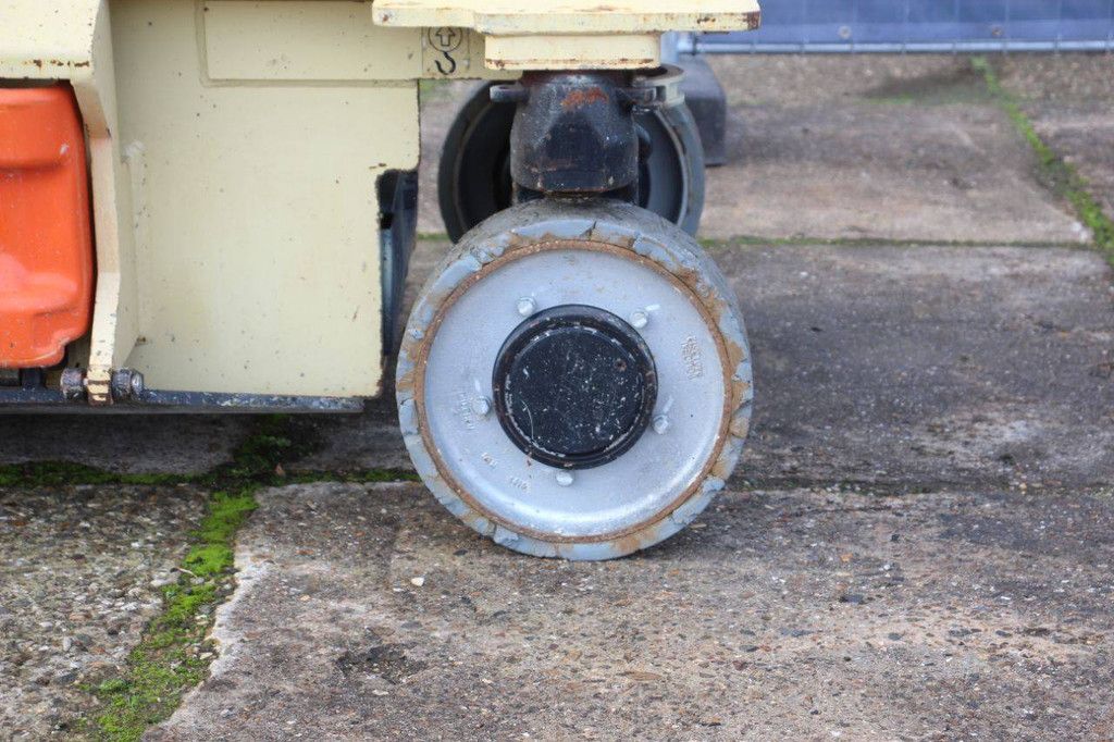 JLG 2646 ES Electric Scissor Lift 10m 2014