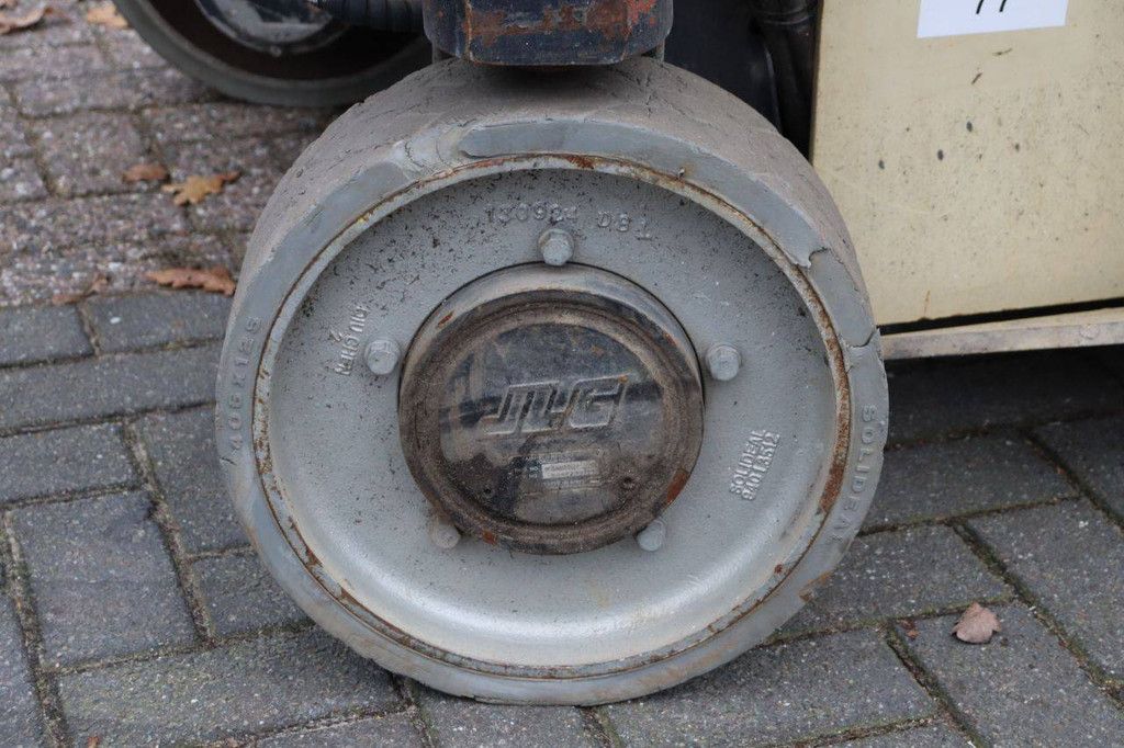 JLG 3246ES Electric Scissor Lift 11m