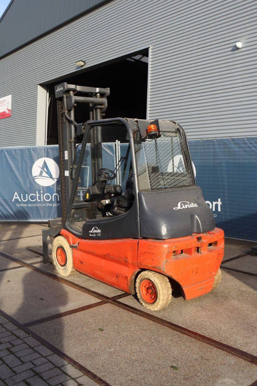Forklift Linde E30-02 Electric 3000kg 2001