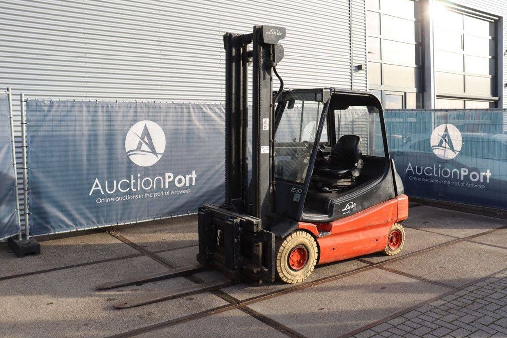 Forklift Linde E30-02 Electric 3000kg 2001