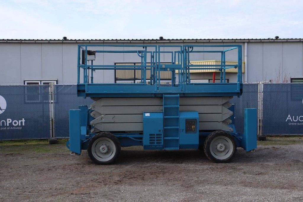 Scherenarbeitsbühne Genie GS-4390 Diesel 15,11 m 2003