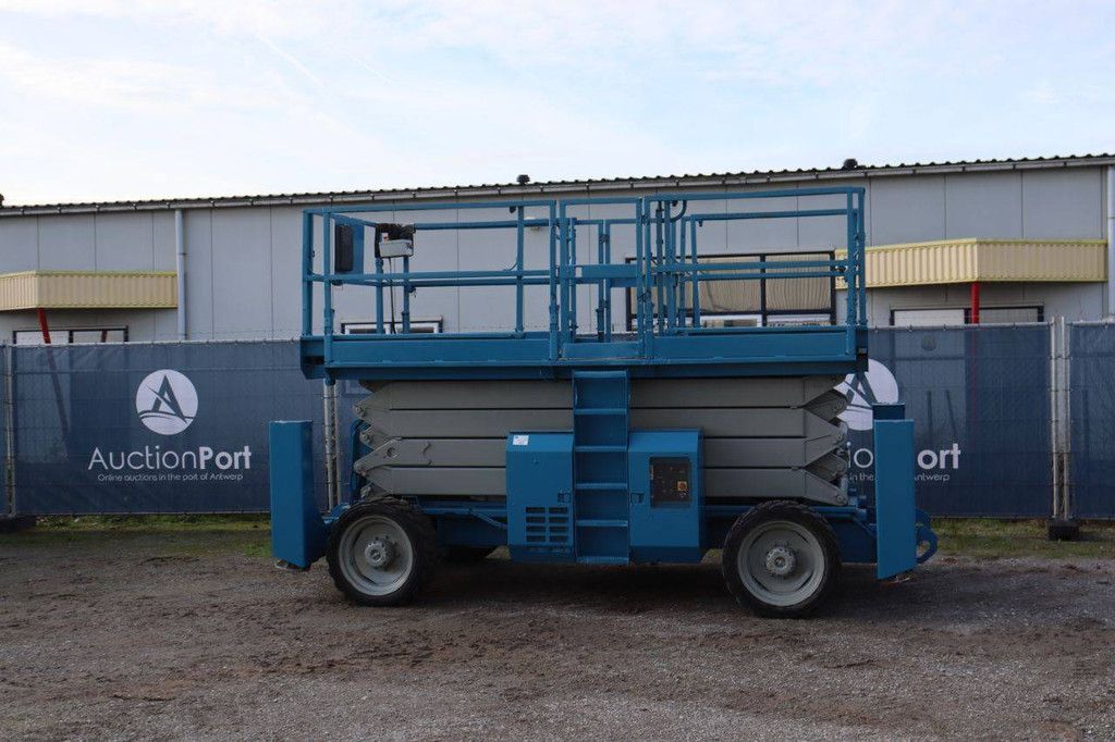 Scherenarbeitsbühne Genie GS-4390 Diesel 15,11 m 2003