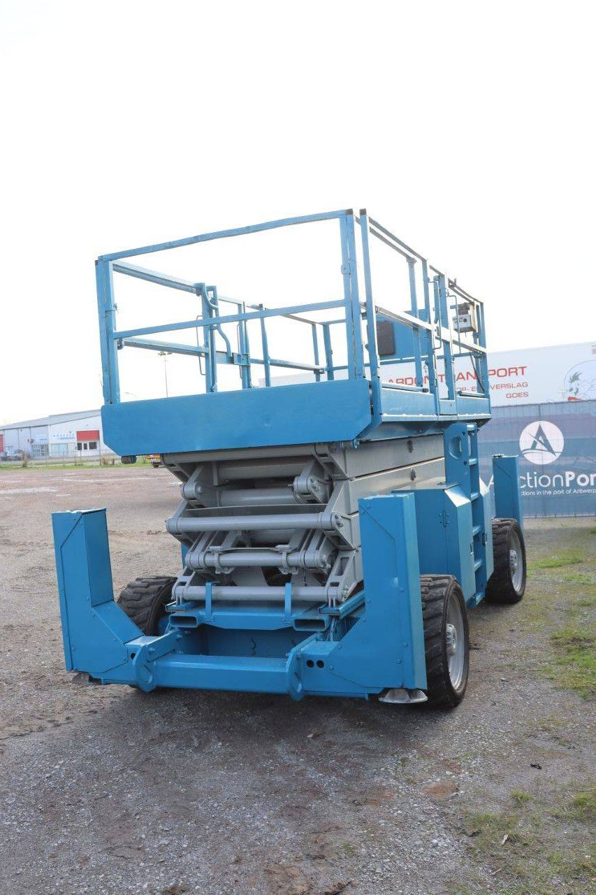 Scherenarbeitsbühne Genie GS-4390 Diesel 15,11 m 2003