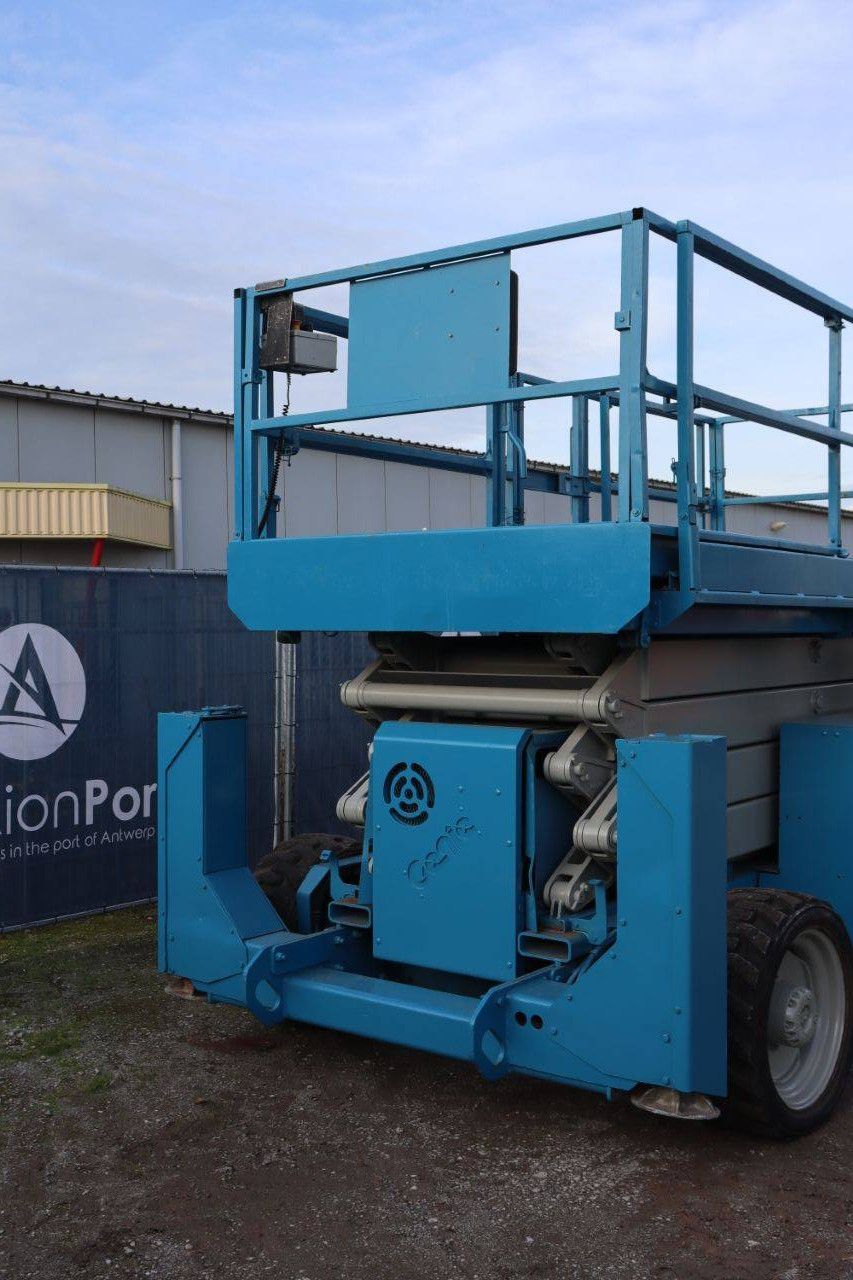 Scherenarbeitsbühne Genie GS-4390 Diesel 15,11 m 2003