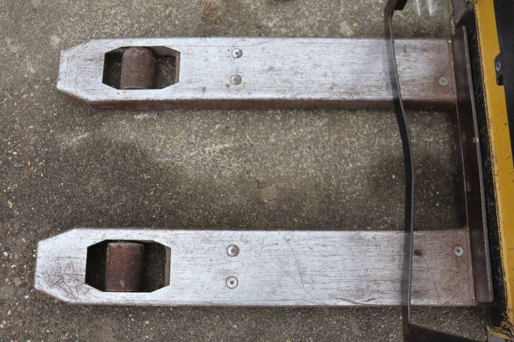 Pallet truck Yale MP20X Electric 2000kg 2008