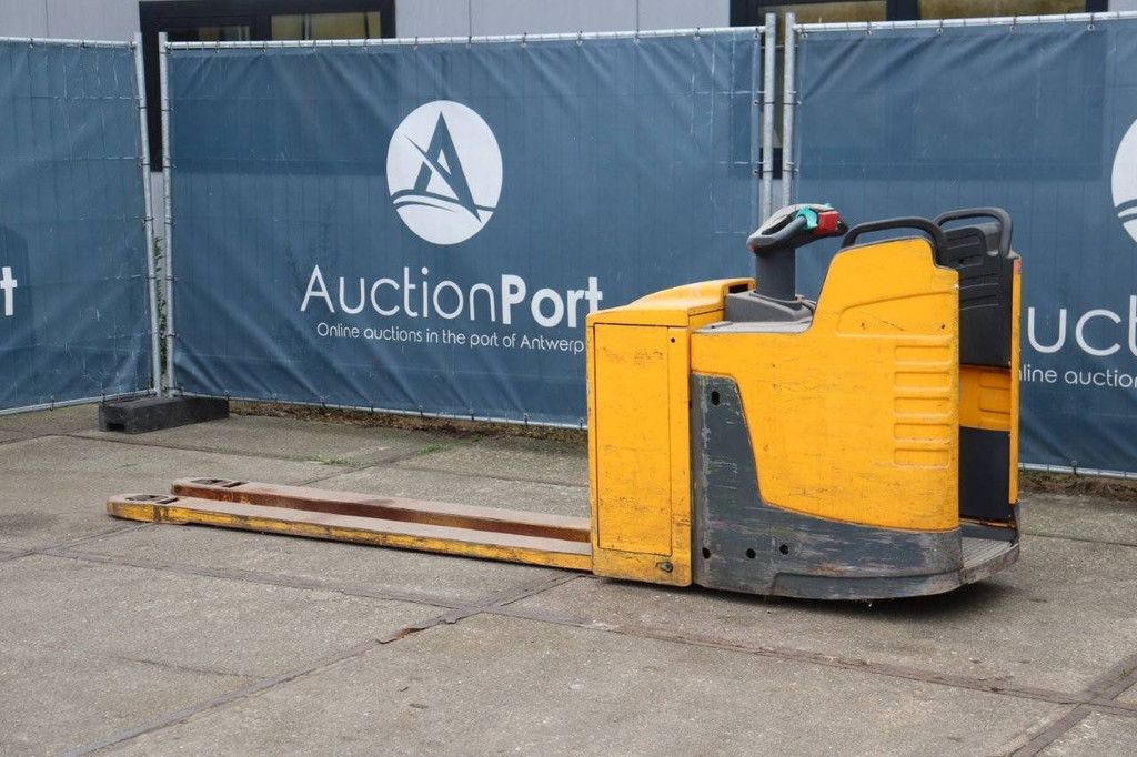 Pallet truck Jungheinrich ERE 225 Electric 2500kg 2016