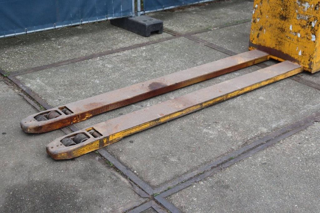 Pallet truck Jungheinrich ERE 225 Electric 2500kg 2016