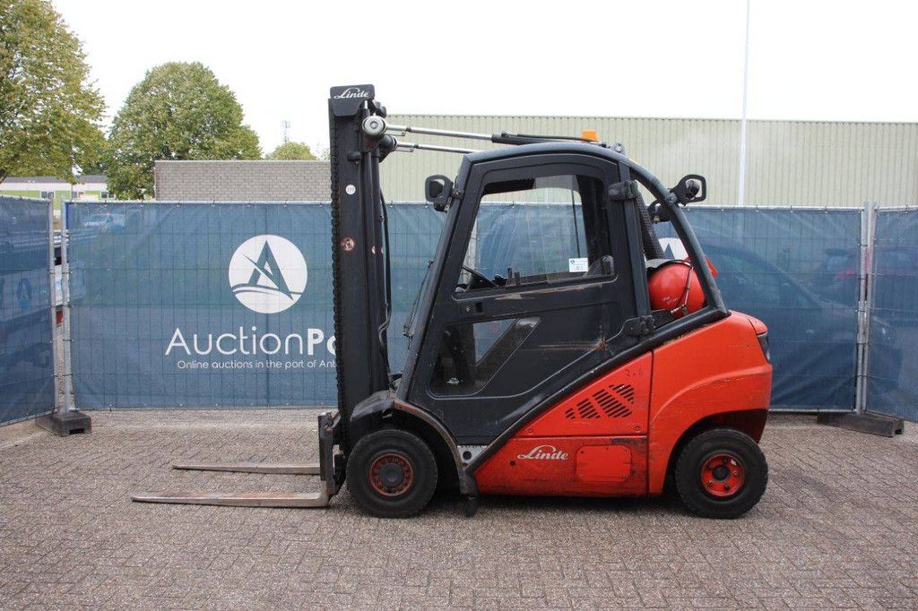 Gabelstapler Linde H25T-01 LPG 2500kg 7m 2010