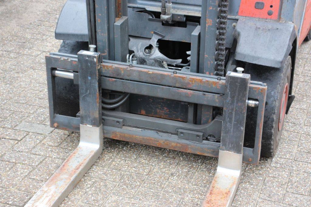 Gabelstapler Linde H25T-01 LPG 2500kg 7m 2010