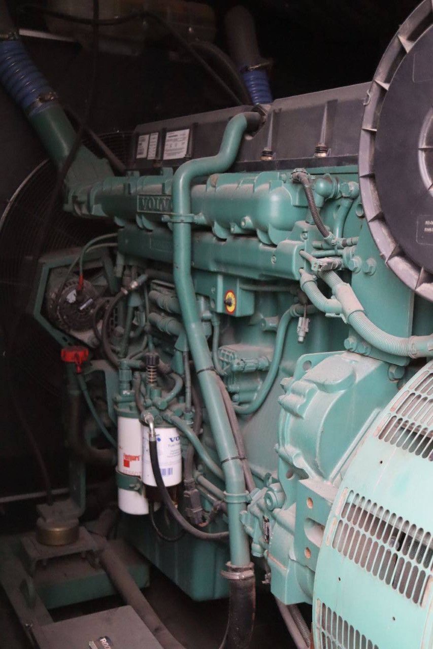 Container mit Generator Volvo Penta TAD 1642 GE 800kVA 2016