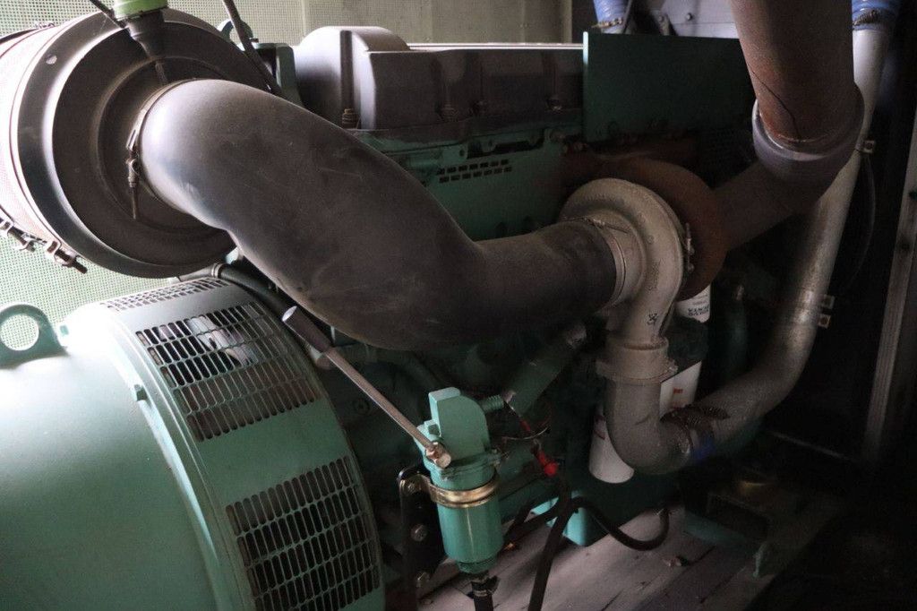 Container mit Generator Volvo Penta TAD 1642 GE 800kVA 2016