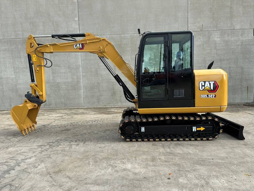 Midi excavator Caterpillar 305.5E2 Diesel 2017