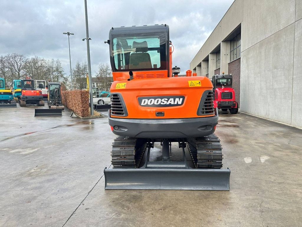 Doosan DX55-9C Diesel-Midi-Bagger 2018
