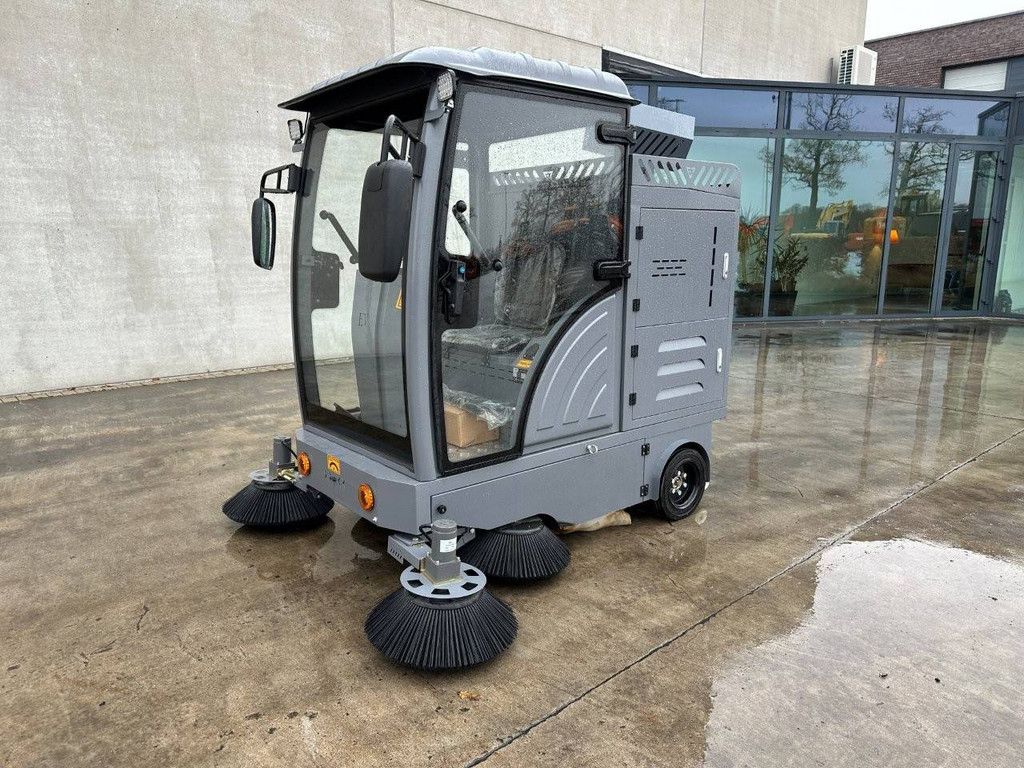 Sweeper OKG DY2000 Electric 2025 New