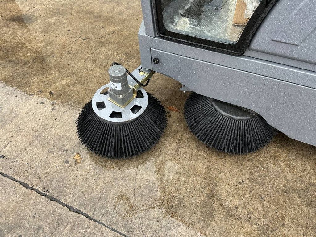 Sweeper OKG DY2000 Electric 2025 New