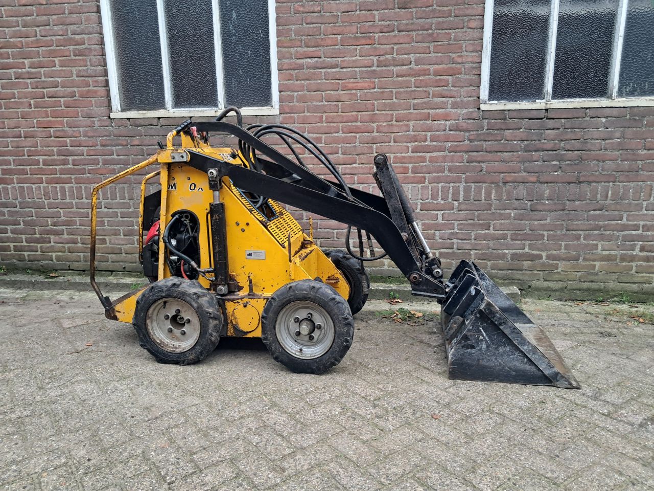 Skidster M10X / Smal / Honda / Giant / Mini Shovel / Loader