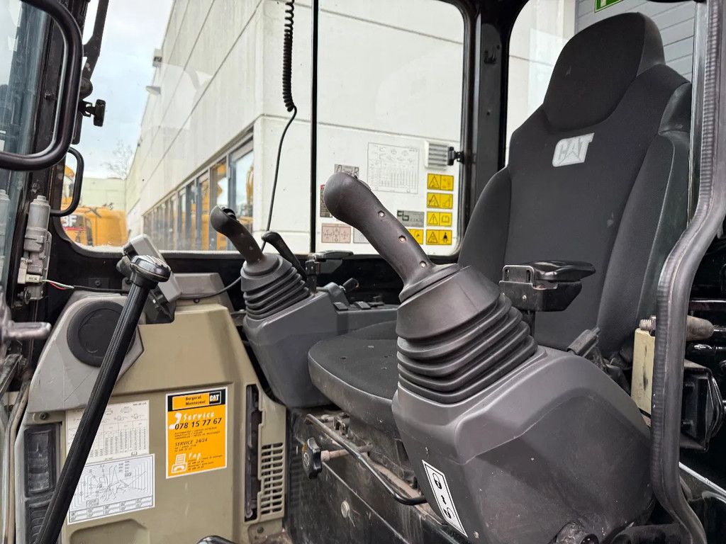 Caterpillar 305.5E One Bucket