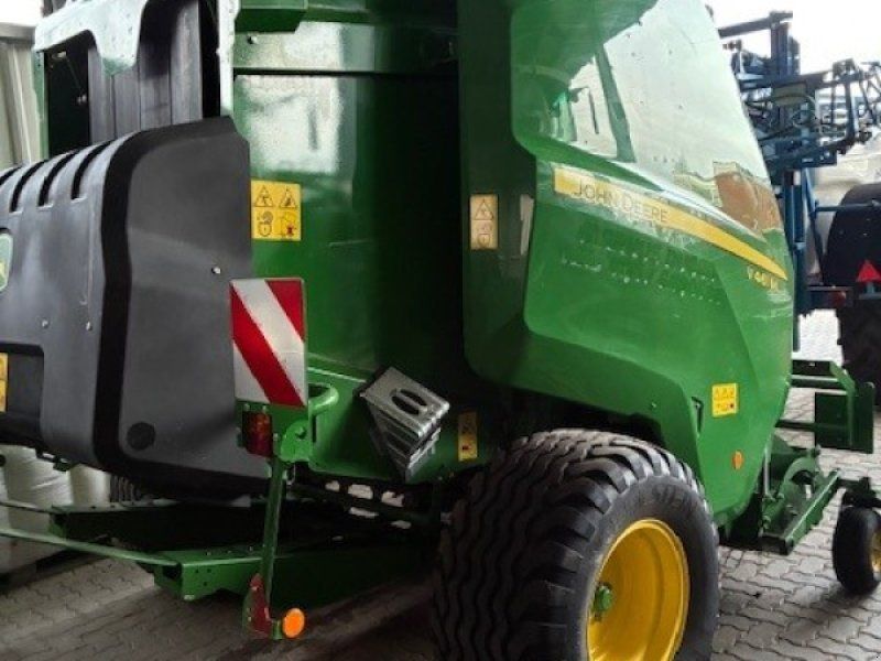 John Deere V461M