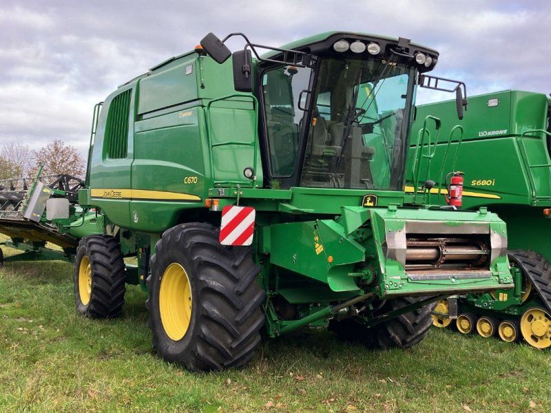 John Deere C 670