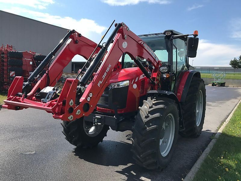 Massey Ferguson 5711 Dyna-4