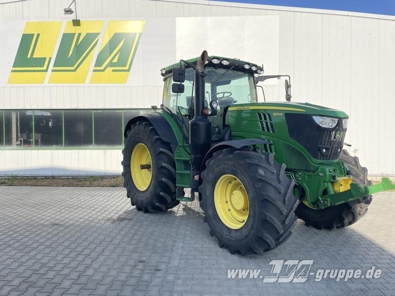John Deere 6215R