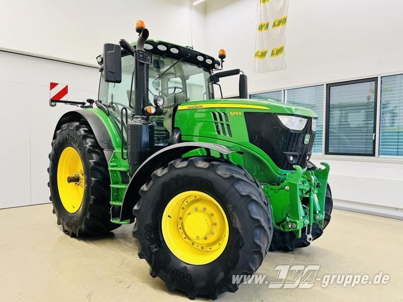 John Deere 6215R
